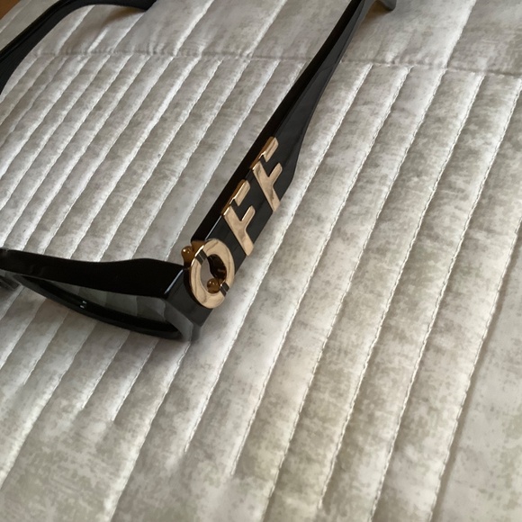 Off-White 49mm Fillmore Rectangle Sunglasses Black Green OS main image 5